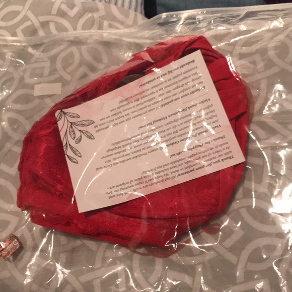 Size 42B lace bras front closure. Price is each - Picture 3 of 6